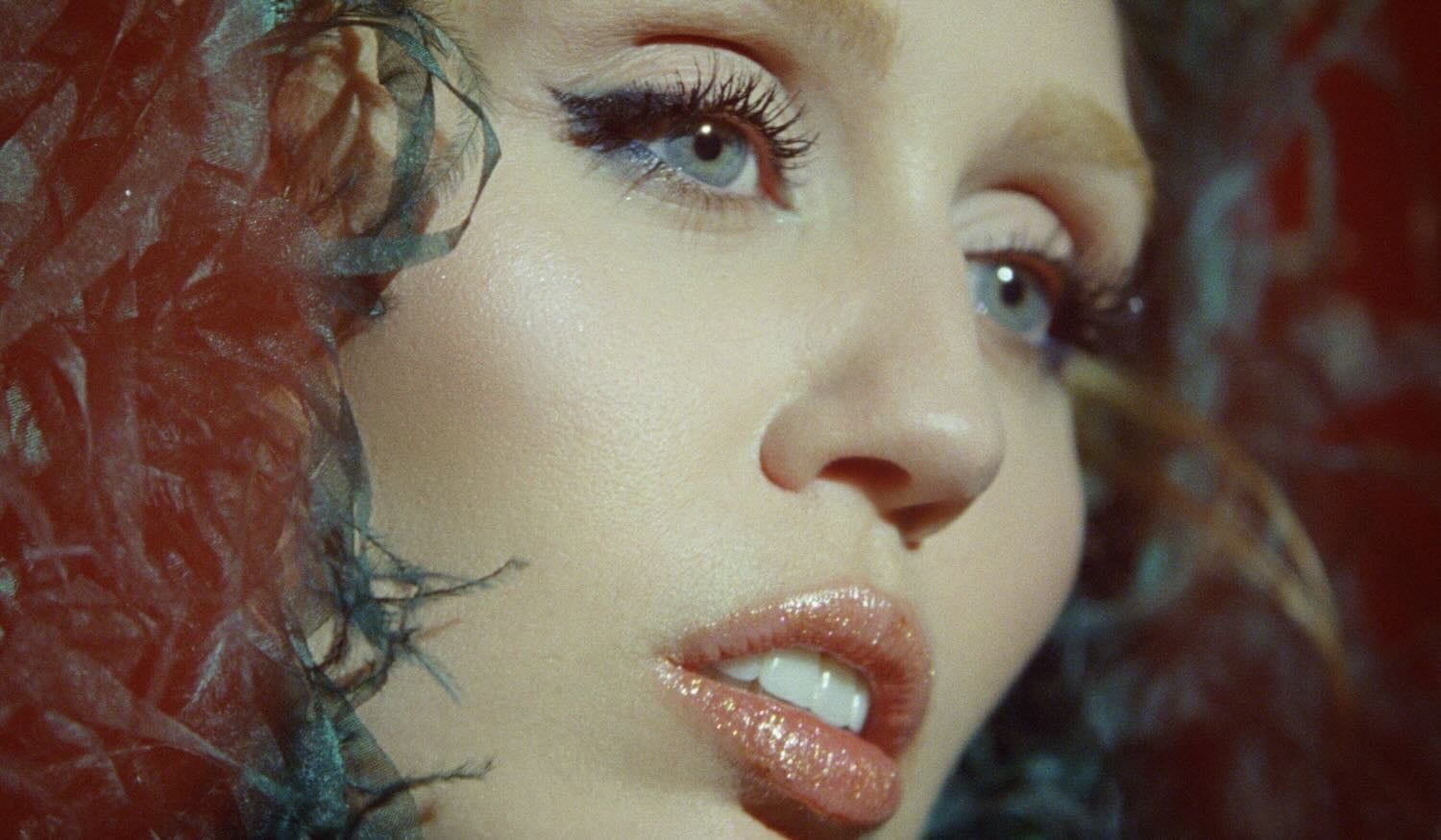 Miley Cyrus, Something Beautiful