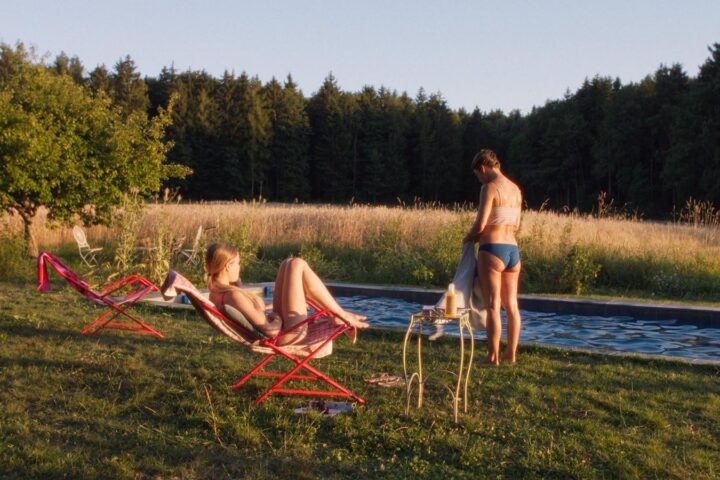 The Sparrow and the Chimney