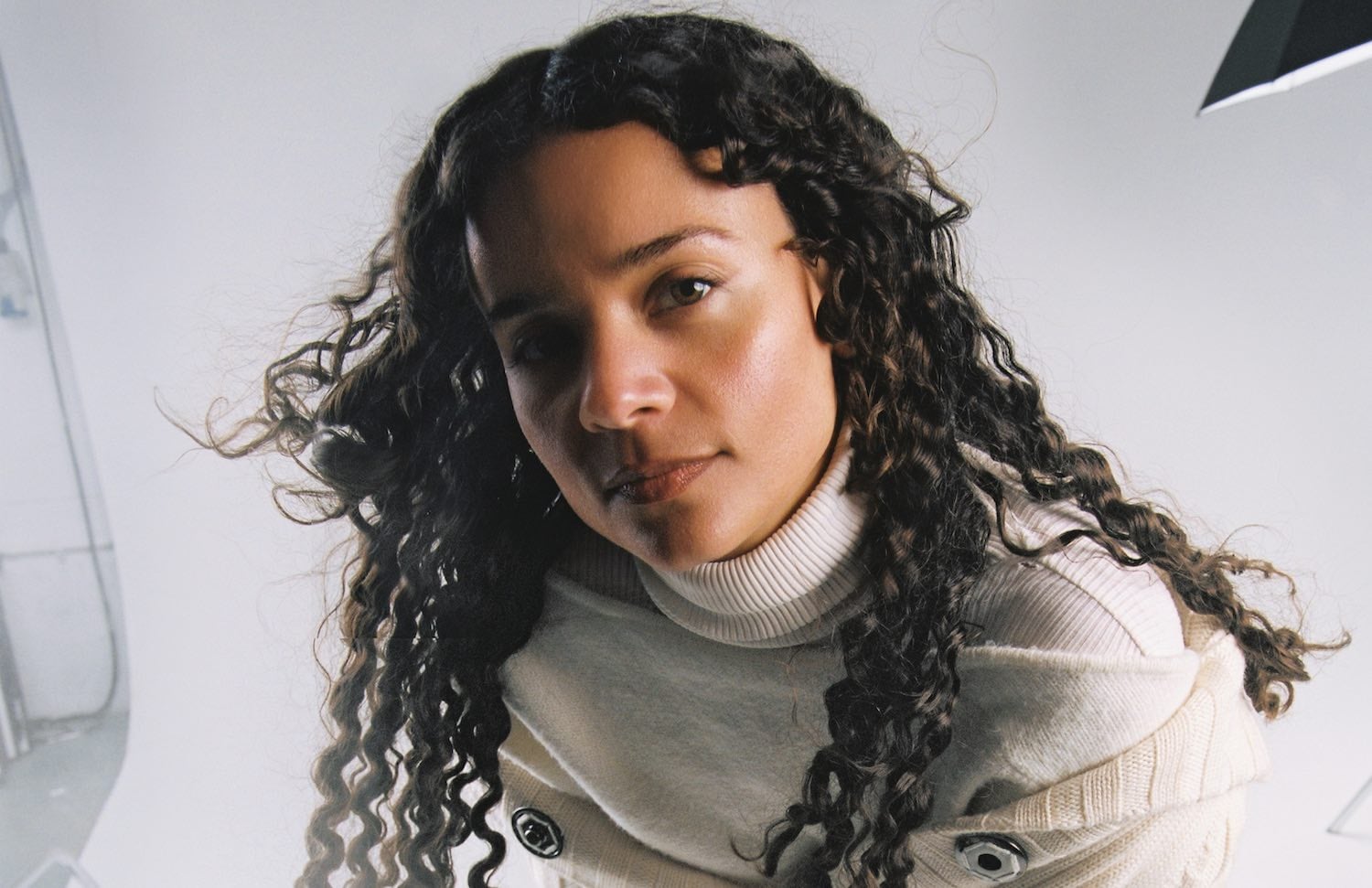 Erika de Casier, Still