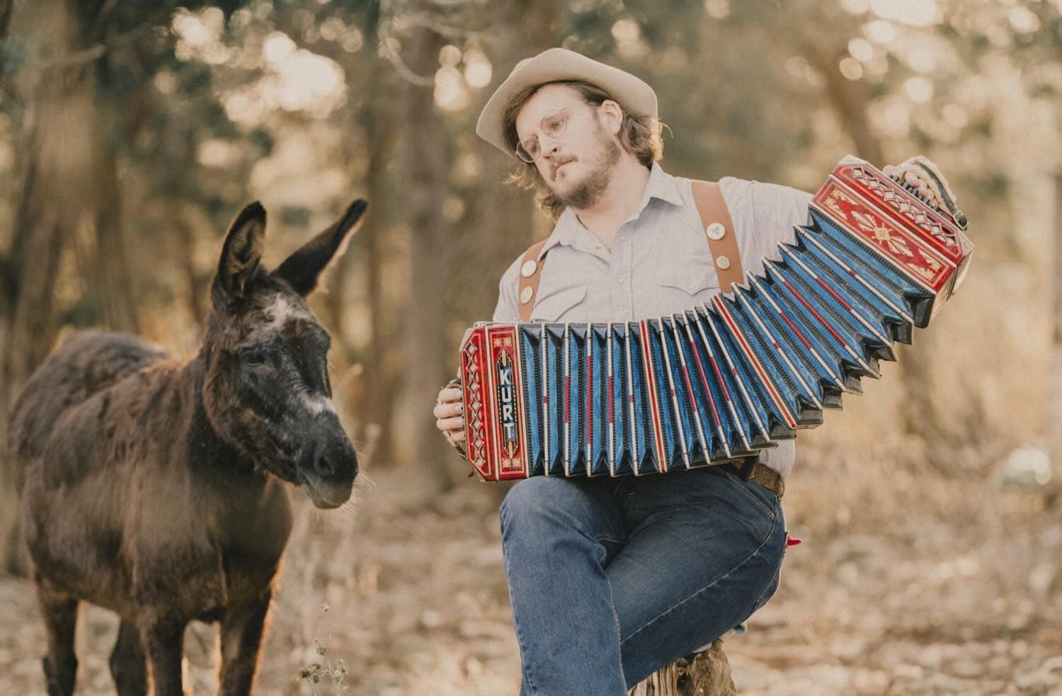 Willi Carlisle, Winged Victory